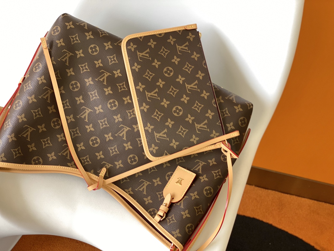 Louis Vuitton Shopping Bags